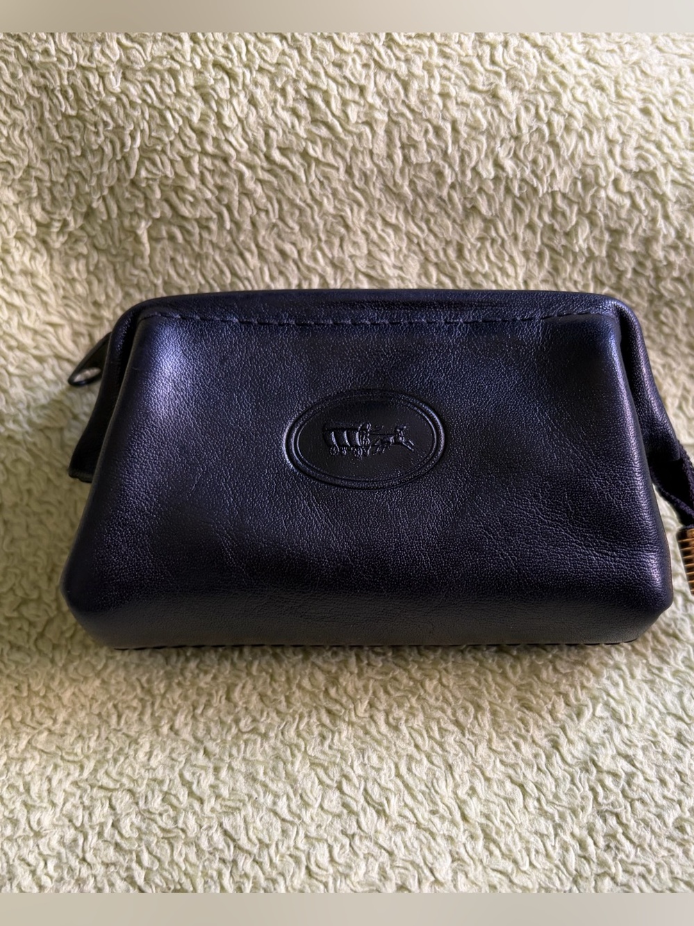 Rare Vintage COACH "Stagecoach" Coin Purse - Black Glove-Tanned Leather